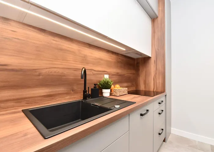 Totu Swietego Piotra Centre